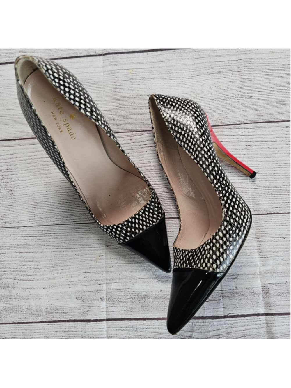 Kate Spade sz 7 black/white with red high heeled, pointed toe pumps - Picture 10 of 10